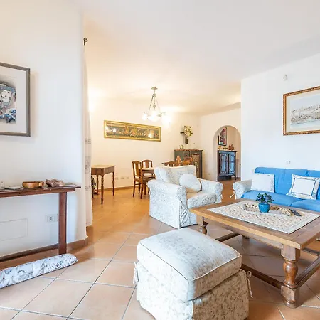 아파트 Sardinian Seaside Bliss 캐피타나